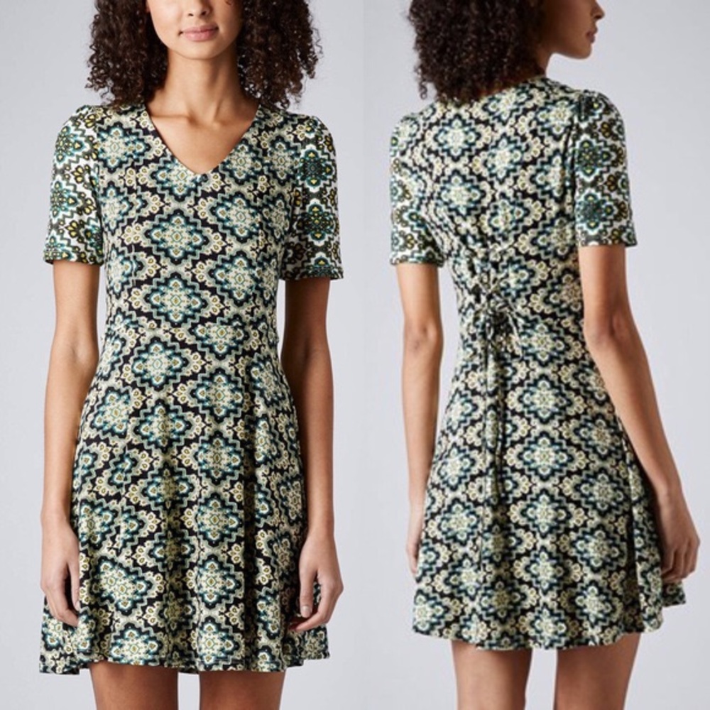 TOPSHOP • folk floral print tie back flippy dress